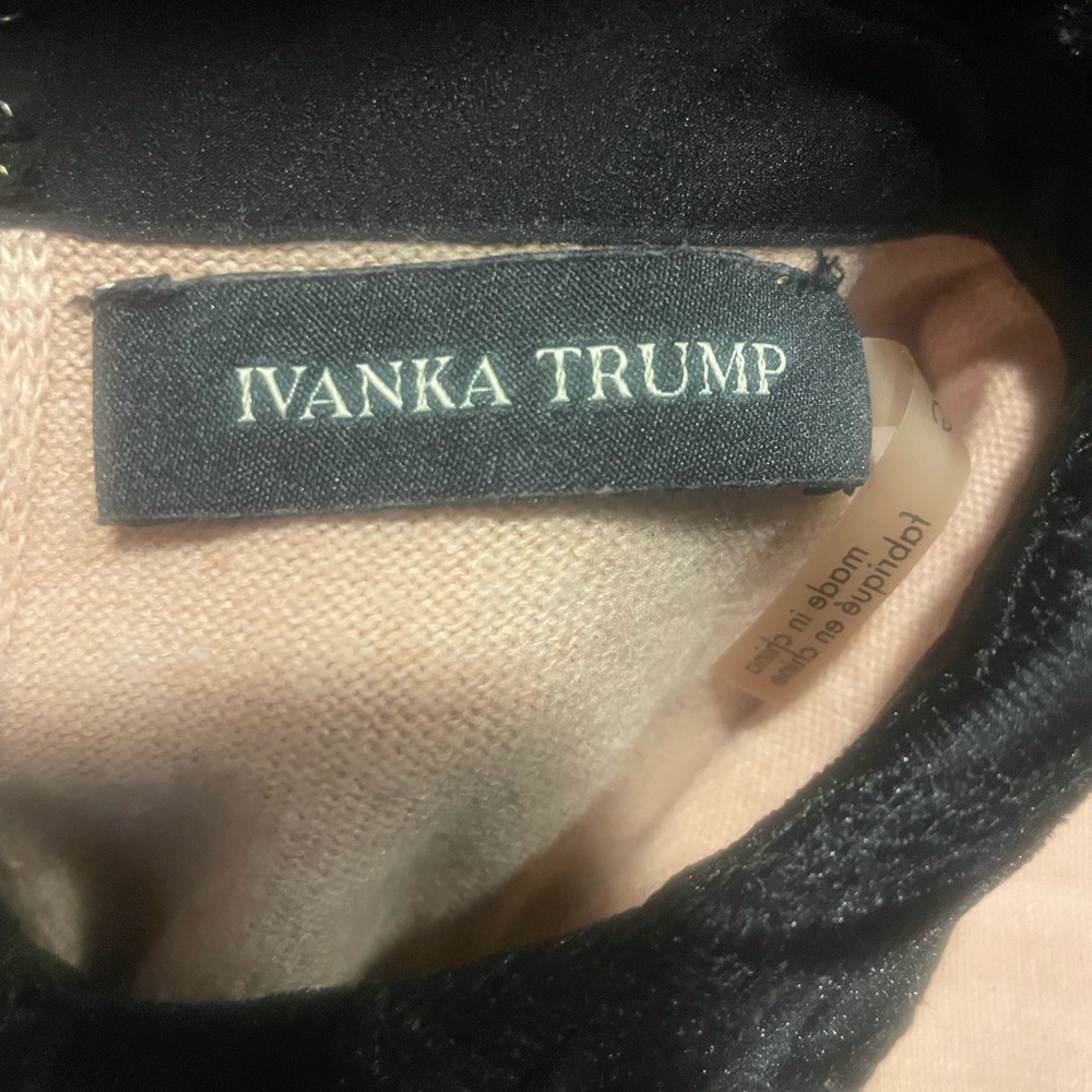 Ivanka Trump Sweater Large - Picture 5 of 7